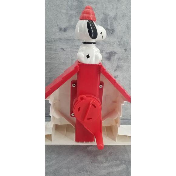 Snoopy Snow Cone Maker with scoop/shovel - Picture 8 of 11